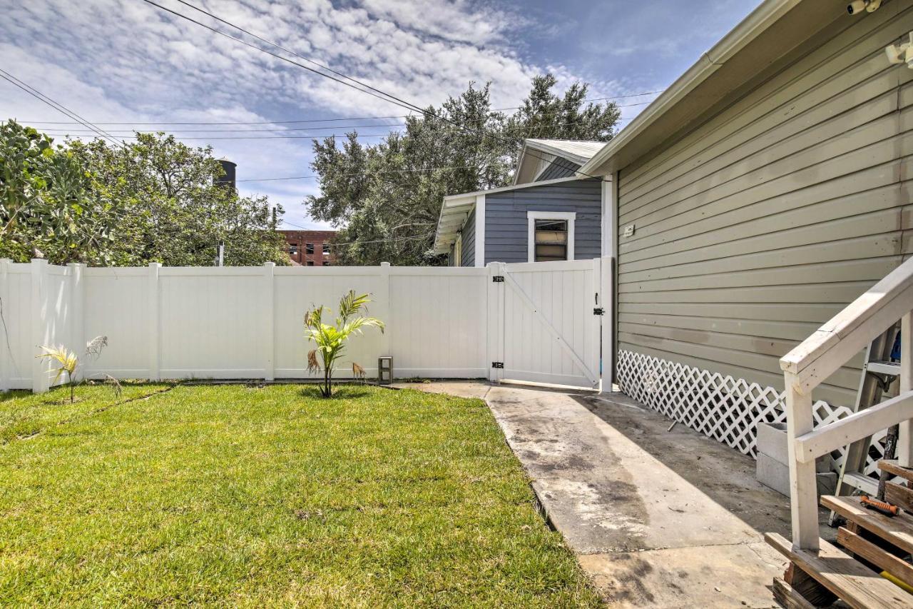 Updated Ybor City House With Fenced Yard Tampa Exteriör bild